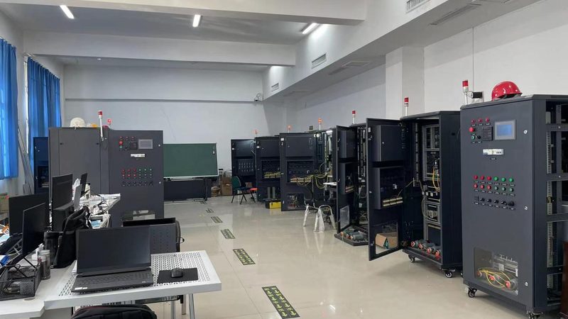 在对比报价单时，应关注以下关键参数：